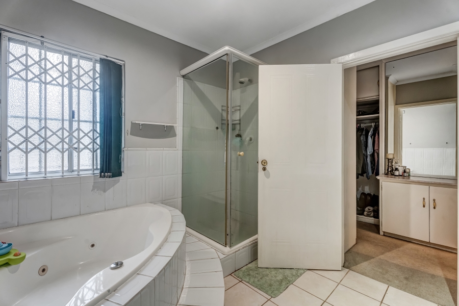 4 Bedroom Property for Sale in Beacon Bay Eastern Cape